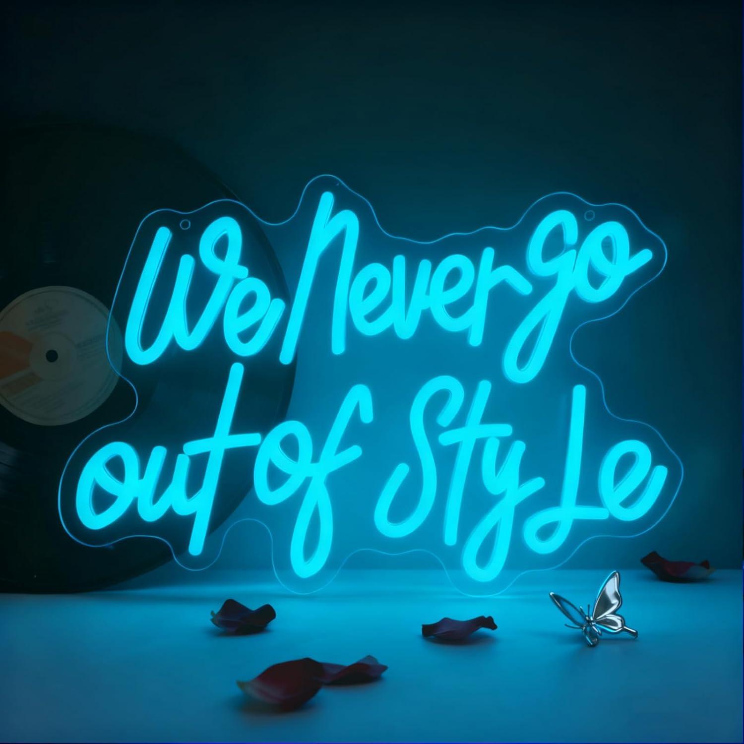 Neon Sign Party - لا تخرج عن الموضة أبدًا -