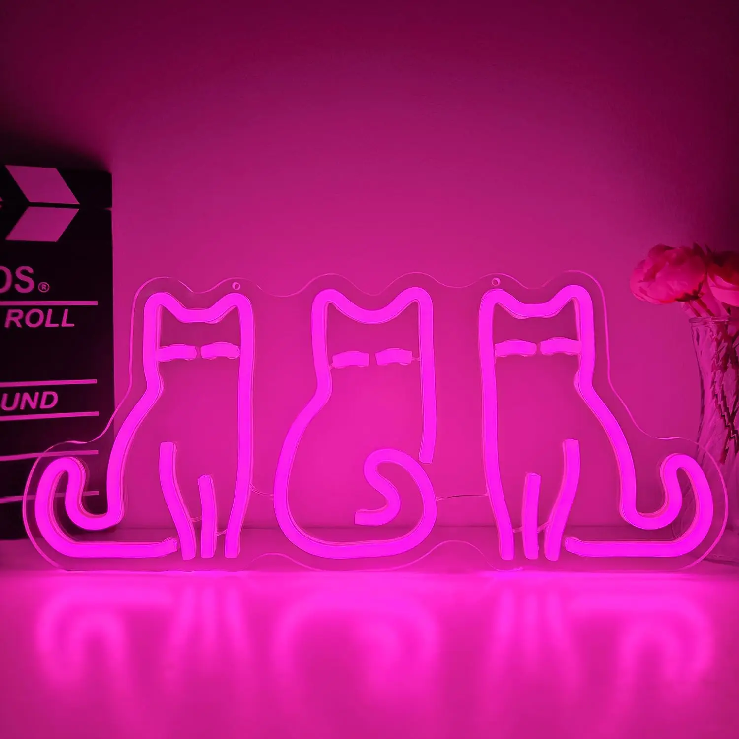 لافتة نيون على شكل قطط مع إضاء - مراجعة Neon Sign Party وسعره