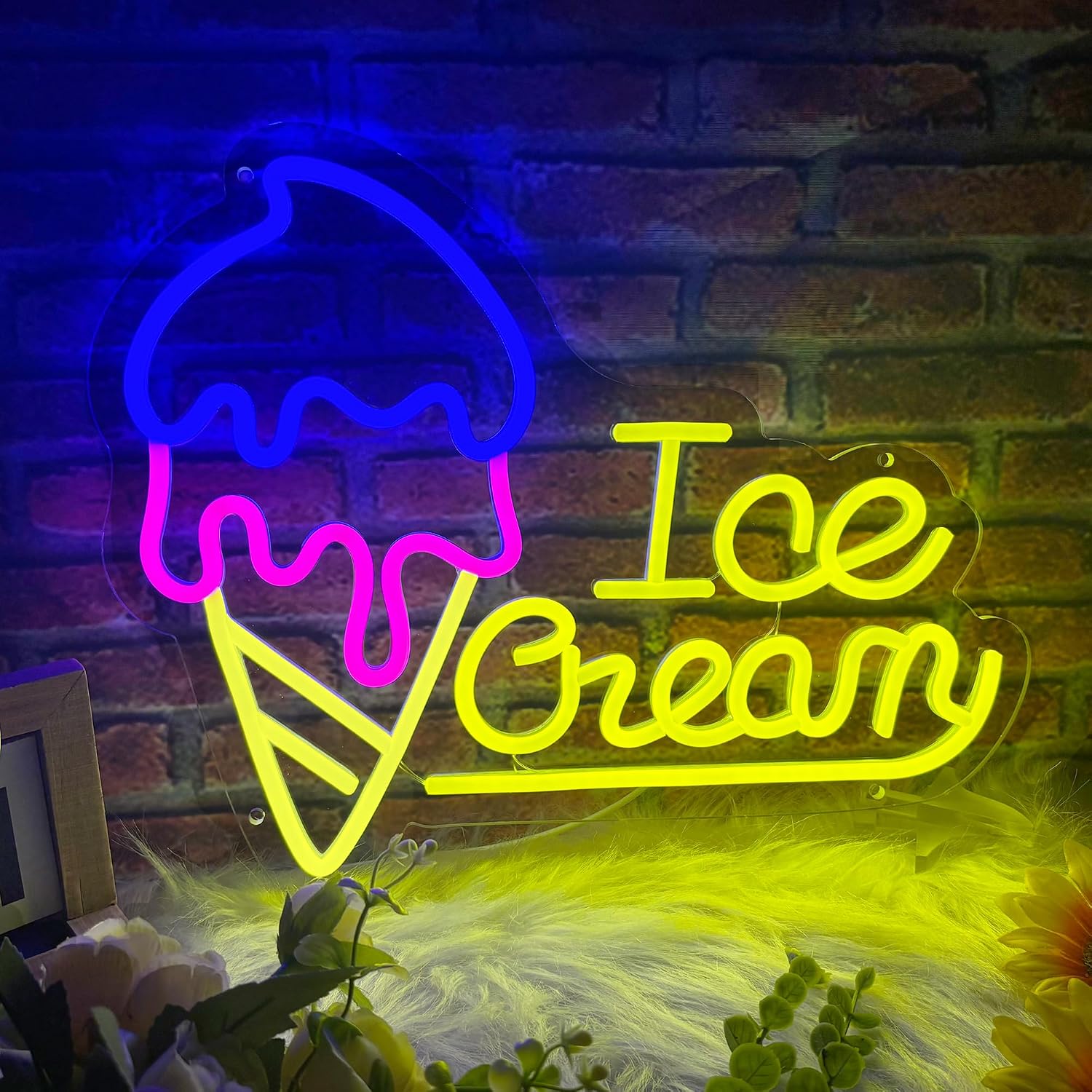 لافتة نيون على شكل آيس كريم قا - مراجعة Neon Sign Party وسعره